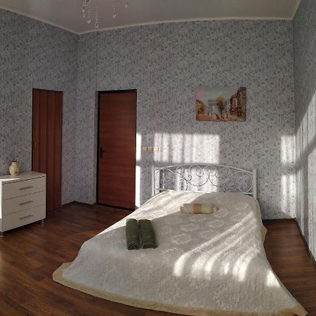 Center Sun Best Apartment Kharkiv Bagian luar foto